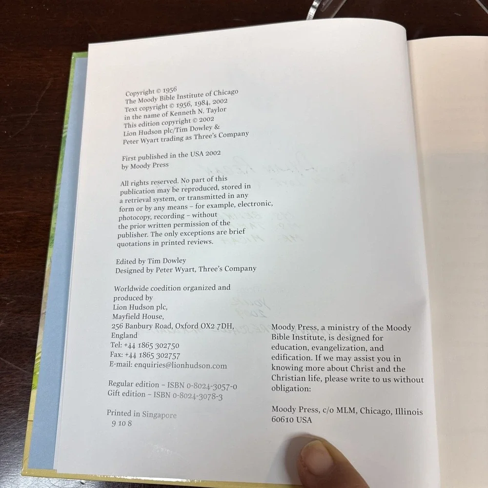 The New Bible In Pictures For‎ Little Eyes